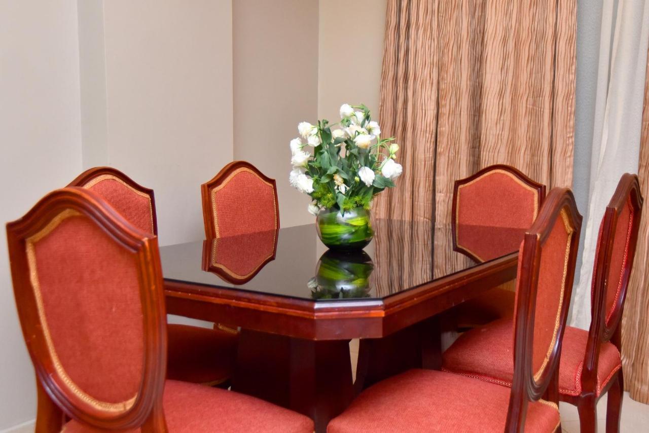 Emirates Stars Hotel Apartments Шарджа Екстер'єр фото