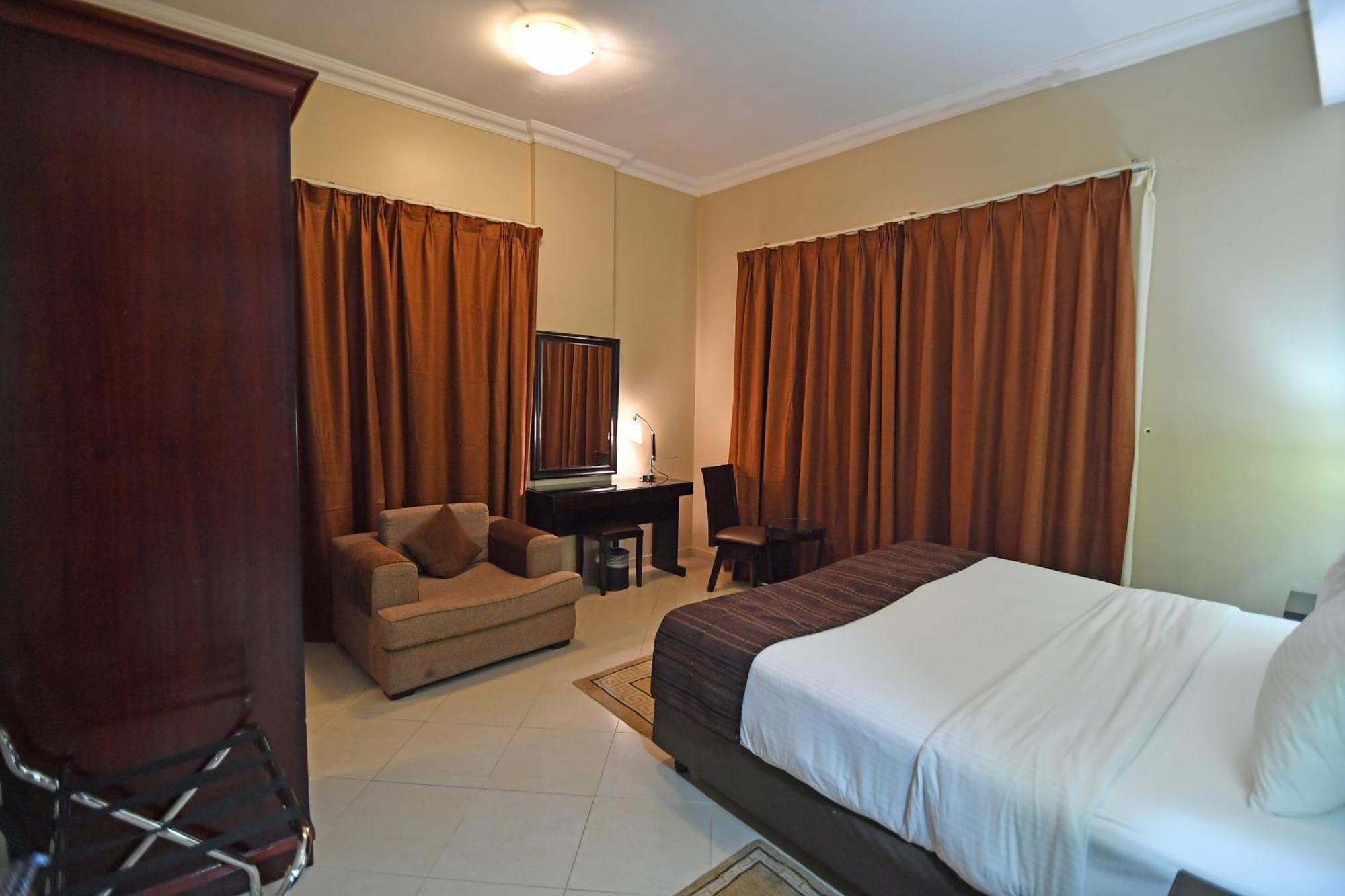 Emirates Stars Hotel Apartments Шарджа Екстер'єр фото